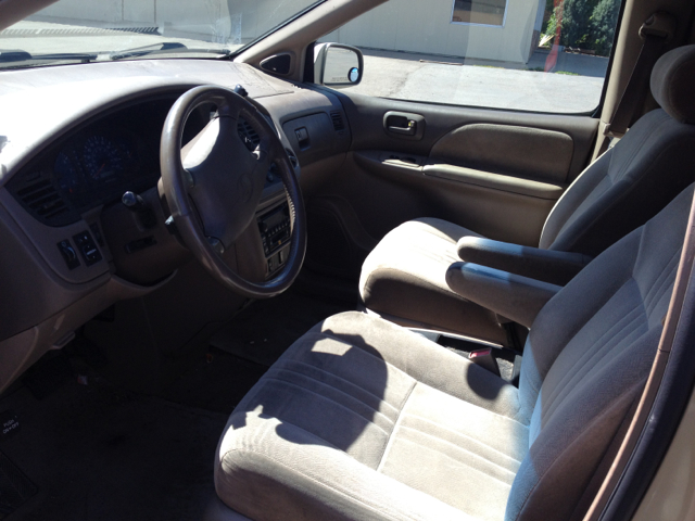 2002 Toyota Sienna SEL Sport Utility 4D