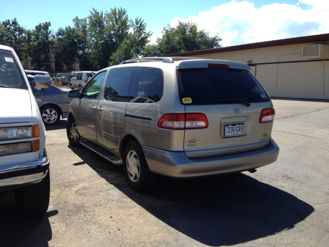 2002 Toyota Sienna SEL Sport Utility 4D