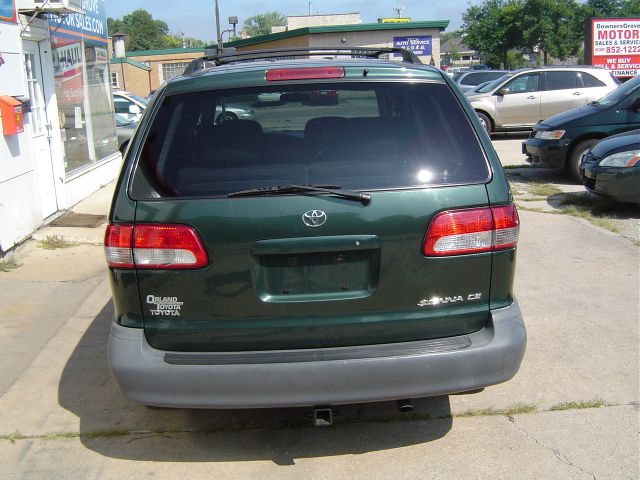2002 Toyota Sienna SEL Sport Utility 4D