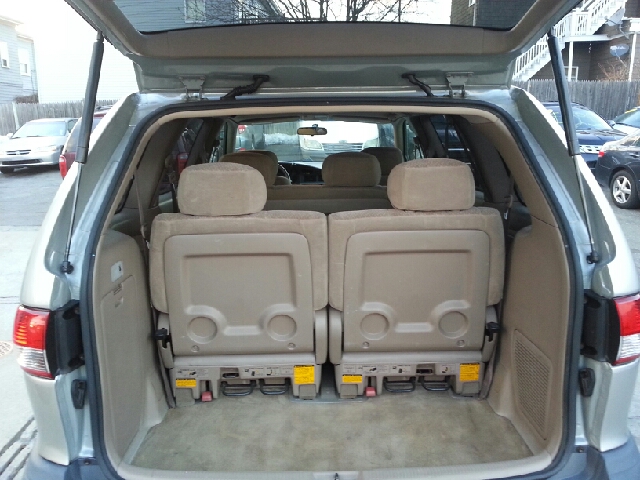2002 Toyota Sienna SEL Sport Utility 4D