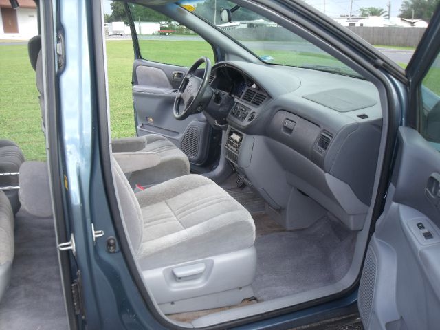 2003 Toyota Sienna SEL Sport Utility 4D