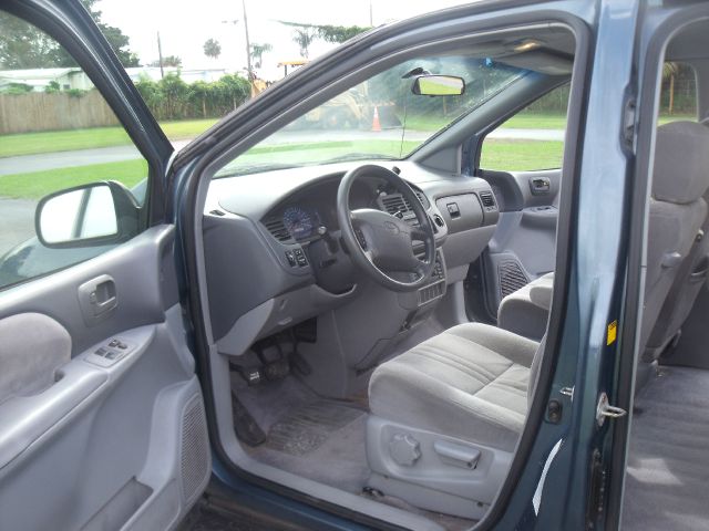 2003 Toyota Sienna SEL Sport Utility 4D