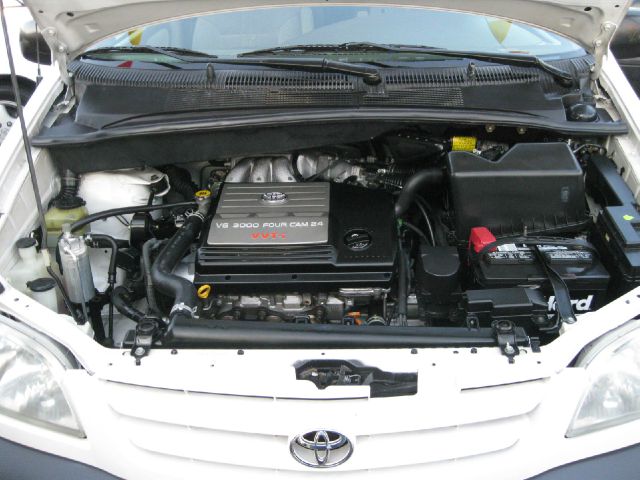 2003 Toyota Sienna SEL Sport Utility 4D