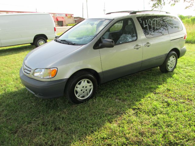 2003 Toyota Sienna SEL Sport Utility 4D