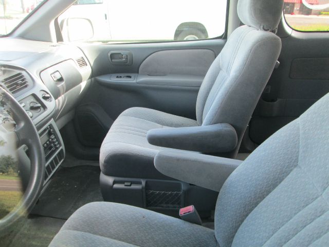 2003 Toyota Sienna SEL Sport Utility 4D