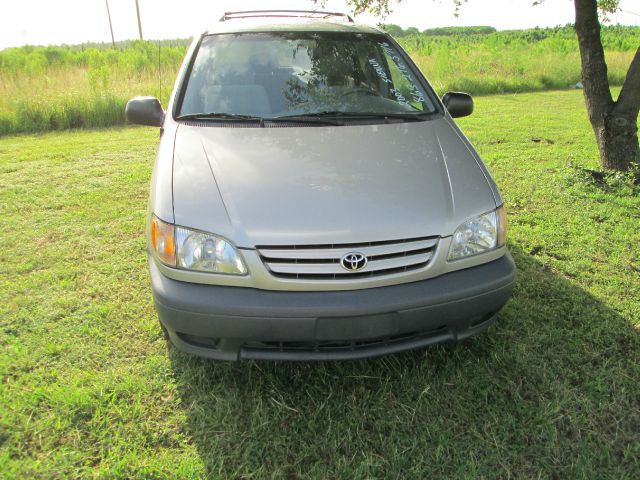 2003 Toyota Sienna SEL Sport Utility 4D