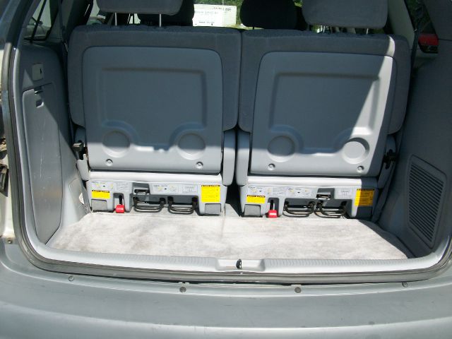2003 Toyota Sienna SEL Sport Utility 4D