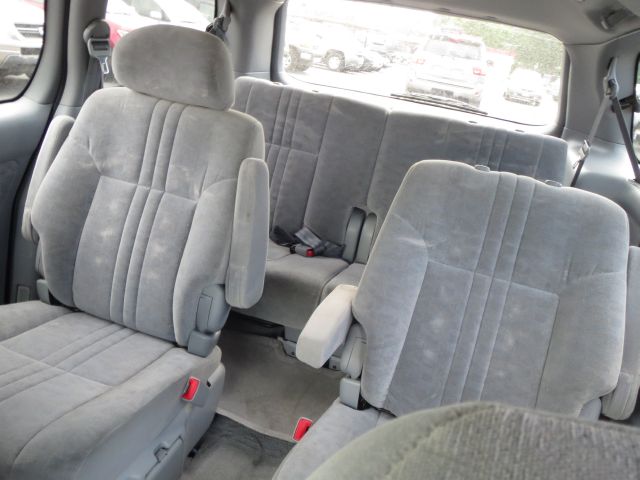 2003 Toyota Sienna X