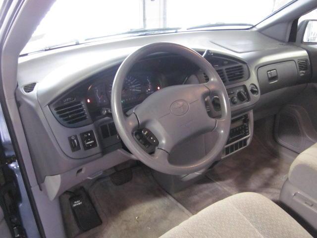 2003 Toyota Sienna GT VERY NICE