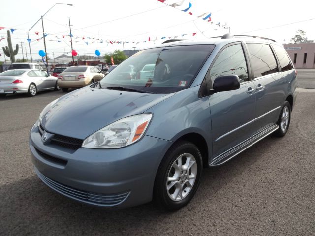 2004 Toyota Sienna 4.6L XLT Sport