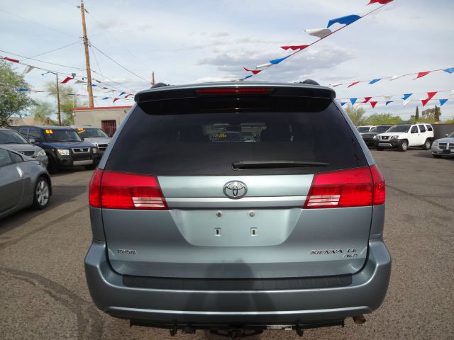 2004 Toyota Sienna 4.6L XLT Sport
