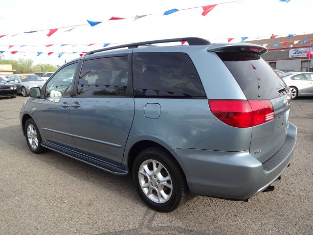 2004 Toyota Sienna 4.6L XLT Sport