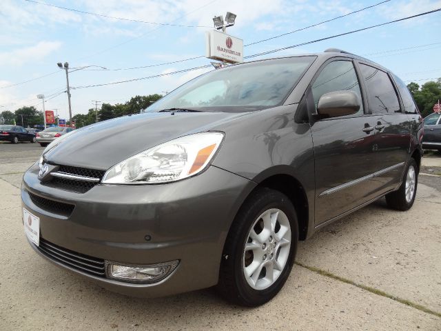 2004 Toyota Sienna XLT 4.6L 4WD