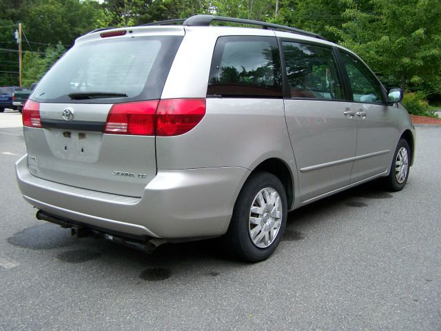 2004 Toyota Sienna EX, All Wheel Drive