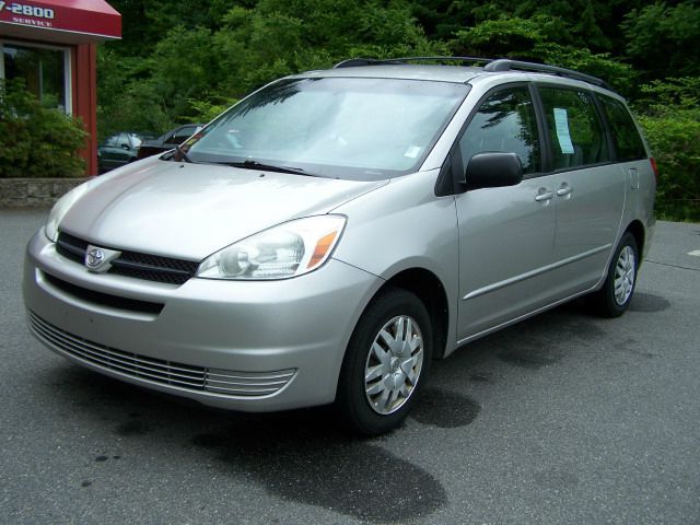 2004 Toyota Sienna EX, All Wheel Drive