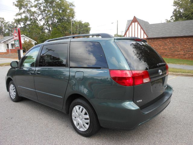 2004 Toyota Sienna Touring - Moonroof