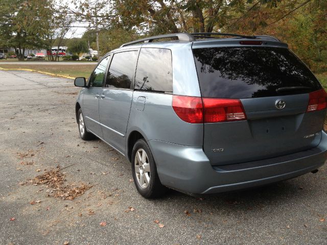 2004 Toyota Sienna 1997 Ford GL