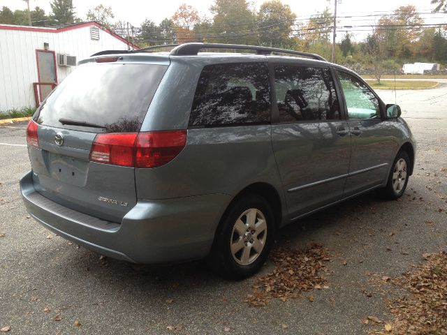 2004 Toyota Sienna 1997 Ford GL