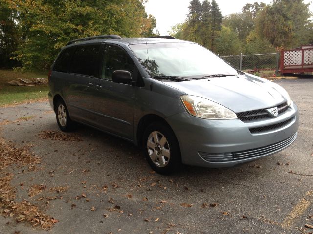 2004 Toyota Sienna 1997 Ford GL