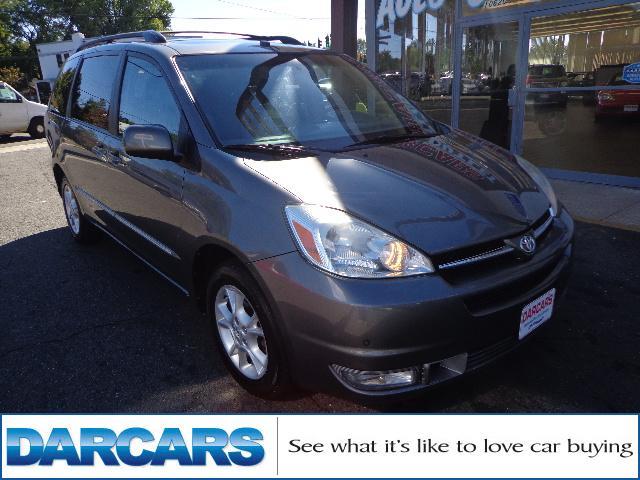 2004 Toyota Sienna SEL Sport Utility 4D