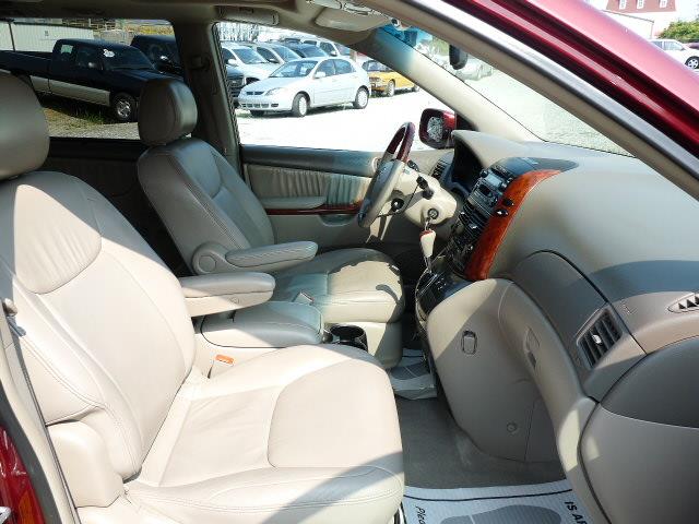 2004 Toyota Sienna XLT 4.6L 4WD