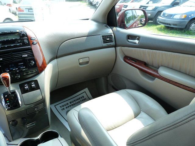 2004 Toyota Sienna XLT 4.6L 4WD