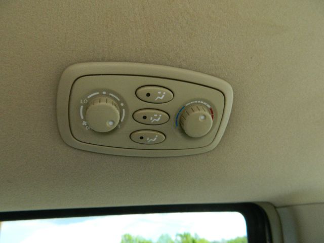 2004 Toyota Sienna Touring - Moonroof