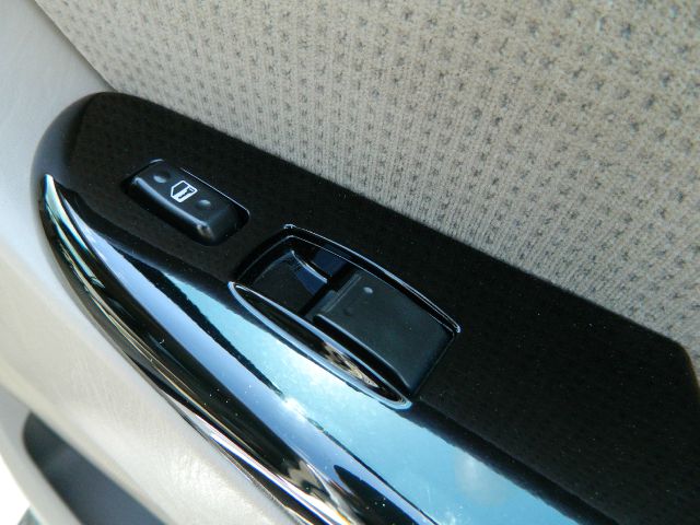 2004 Toyota Sienna Touring - Moonroof