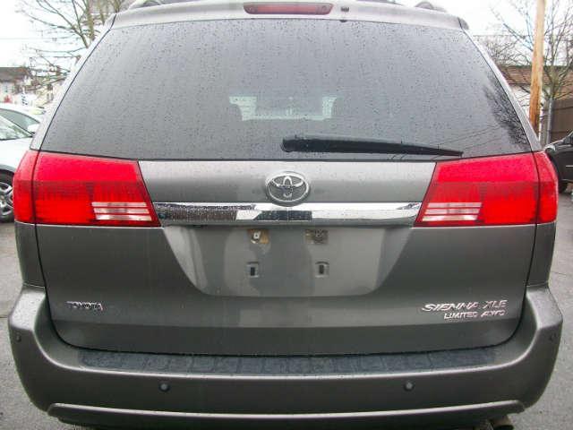 2004 Toyota Sienna EDIE Bauer