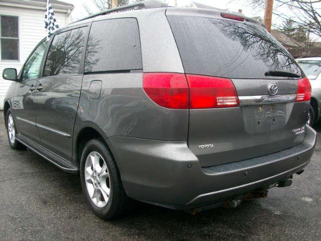 2004 Toyota Sienna EDIE Bauer