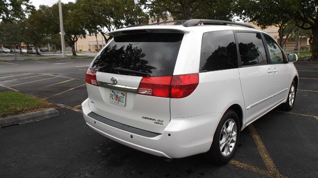 2004 Toyota Sienna Eddie Bauer 4x4