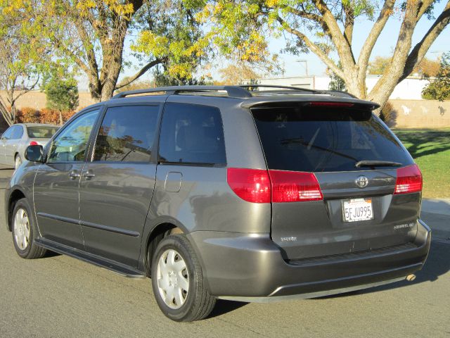 2004 Toyota Sienna 1997 Ford GL