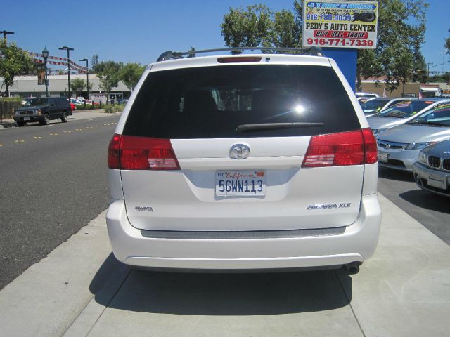 2004 Toyota Sienna SEL Sport Utility 4D