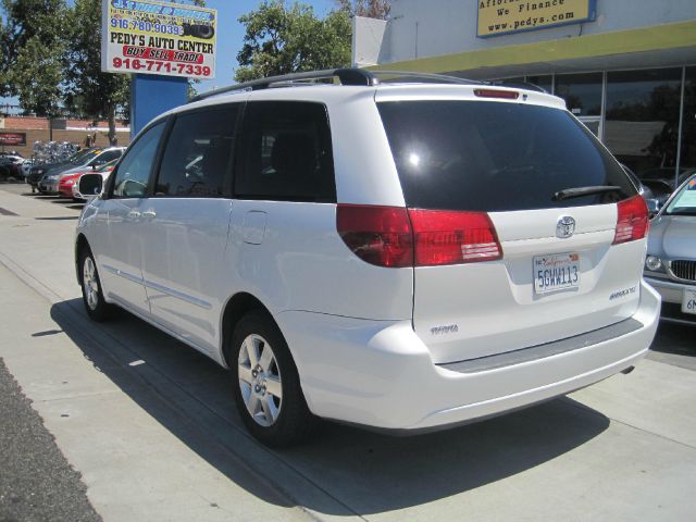 2004 Toyota Sienna SEL Sport Utility 4D