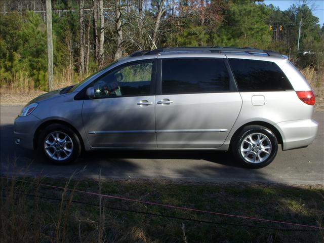 2004 Toyota Sienna Eddie Bauer 4x4