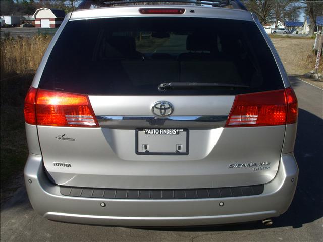2004 Toyota Sienna Eddie Bauer 4x4