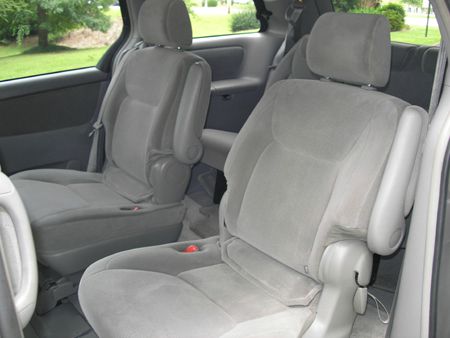 2004 Toyota Sienna Touring - Moonroof