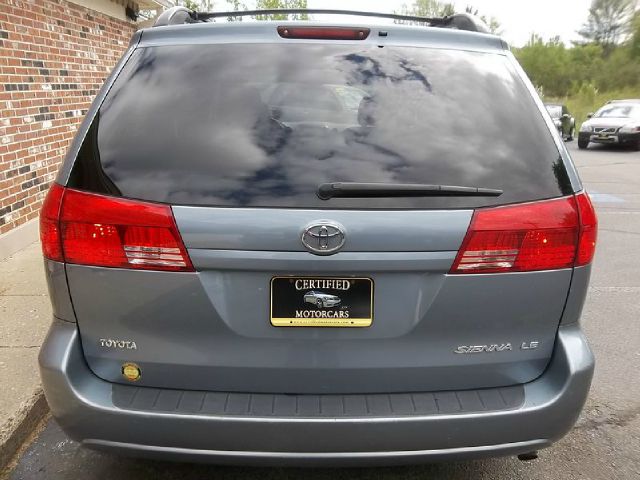 2004 Toyota Sienna X