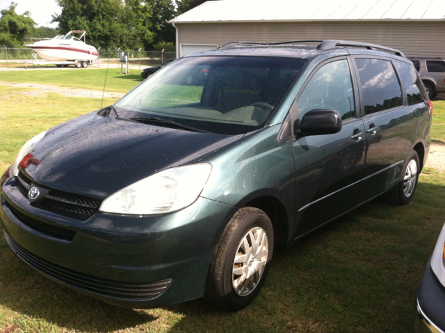 2004 Toyota Sienna Touring - Moonroof