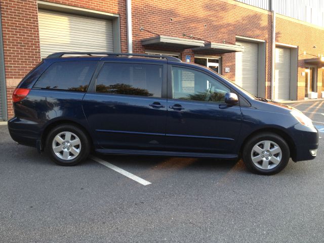 2004 Toyota Sienna Eddie Bauer 4x4