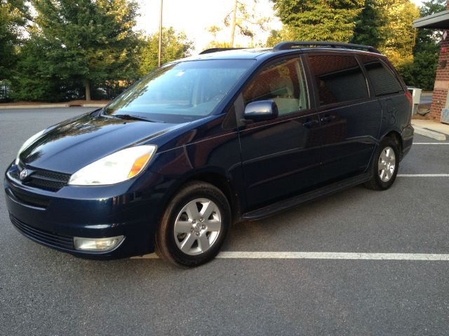2004 Toyota Sienna Eddie Bauer 4x4