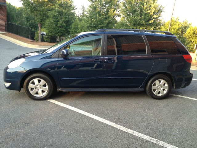 2004 Toyota Sienna Eddie Bauer 4x4