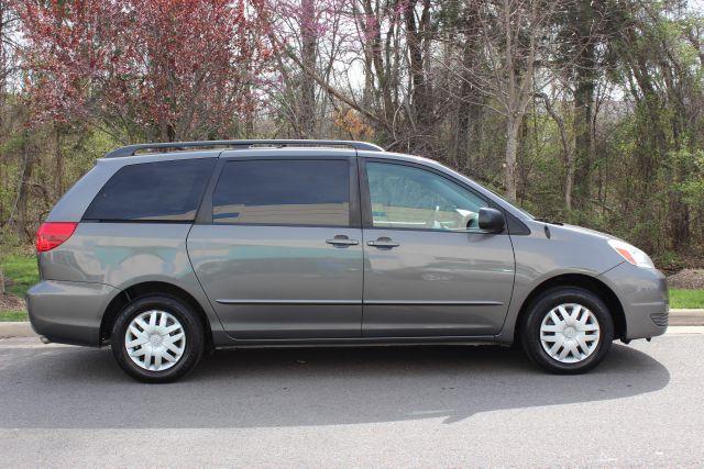 2004 Toyota Sienna Unknown