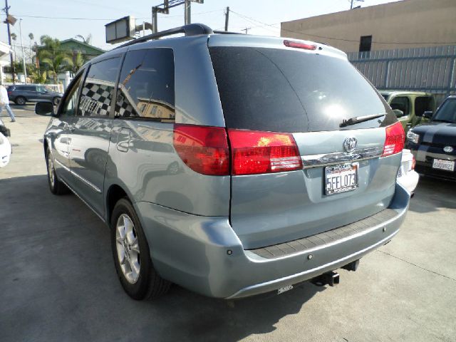 2004 Toyota Sienna XLT 4.6L 4WD