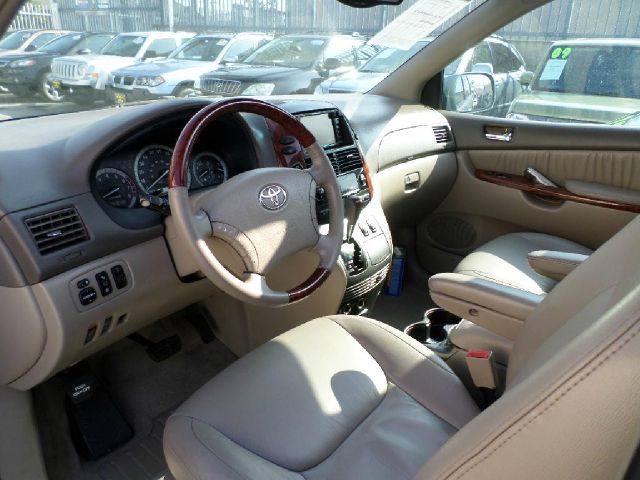 2004 Toyota Sienna XLT 4.6L 4WD