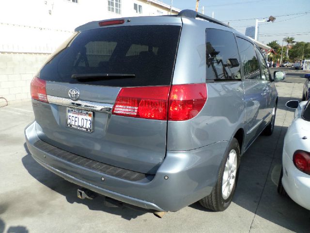 2004 Toyota Sienna XLT 4.6L 4WD