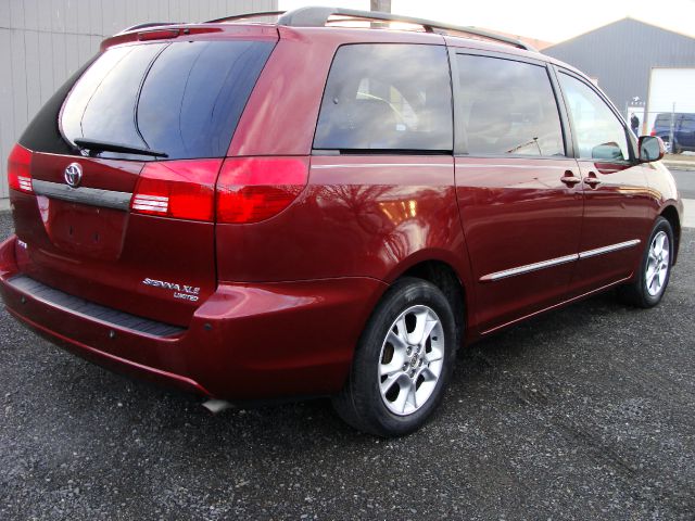 2004 Toyota Sienna Eddie Bauer 4x4