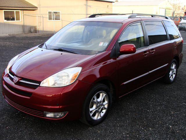 2004 Toyota Sienna Eddie Bauer 4x4