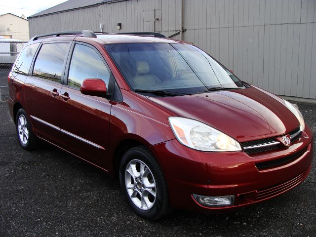 2004 Toyota Sienna Eddie Bauer 4x4