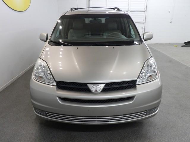 2004 Toyota Sienna SEL Sport Utility 4D